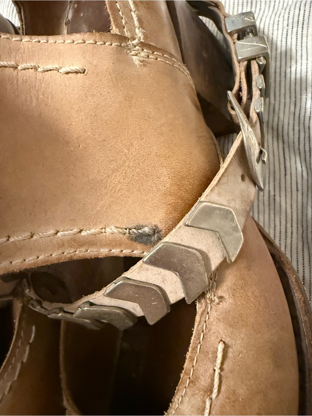 Freebird BLADE slip on taupe leather bootie - Picture 8 of 9